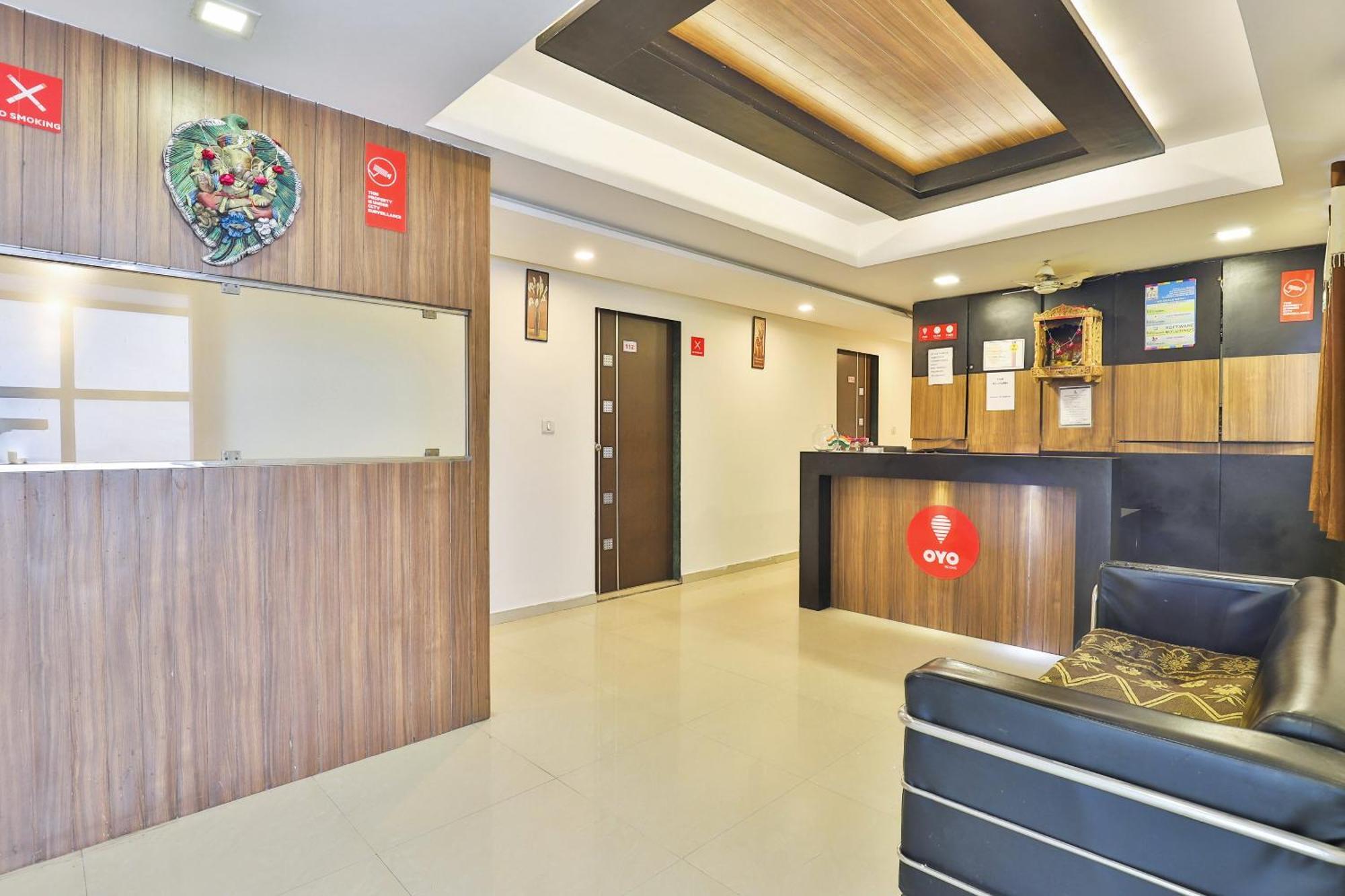 Super Hotel O Apollo Ahmedabad Exterior photo